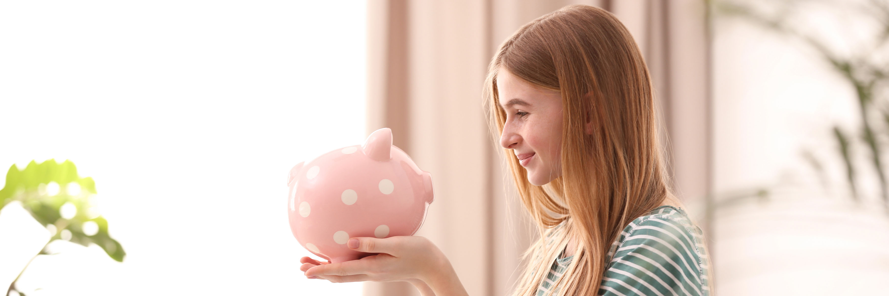 7 Tips to Help High Schoolers Save Money